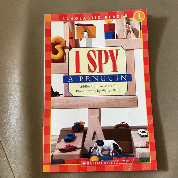 3 I SPY BOOKS, AN APPLE, A BUTTERFLY, A PENGUIN FOR 3-7 yrs old - Picture 4 of 4